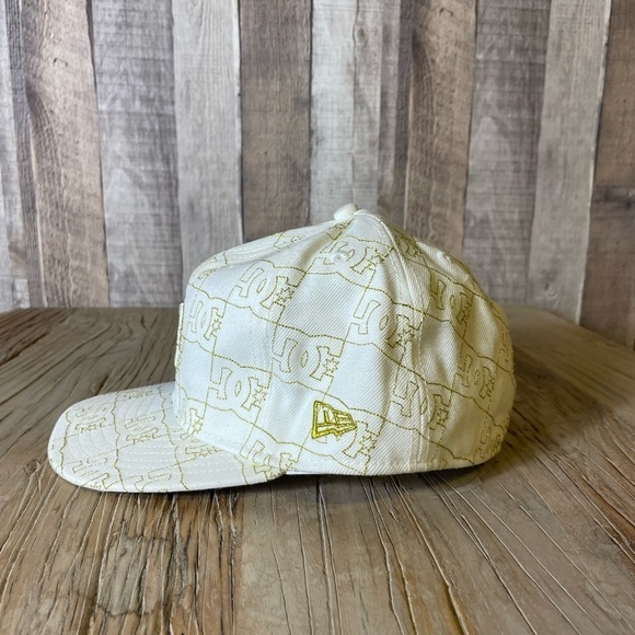DC New Era 59fifty 7 3/8 hat white/gold - Picture 2 of 5